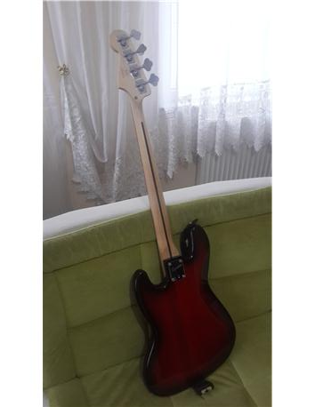 Fender Squier Standard Jazz Bas