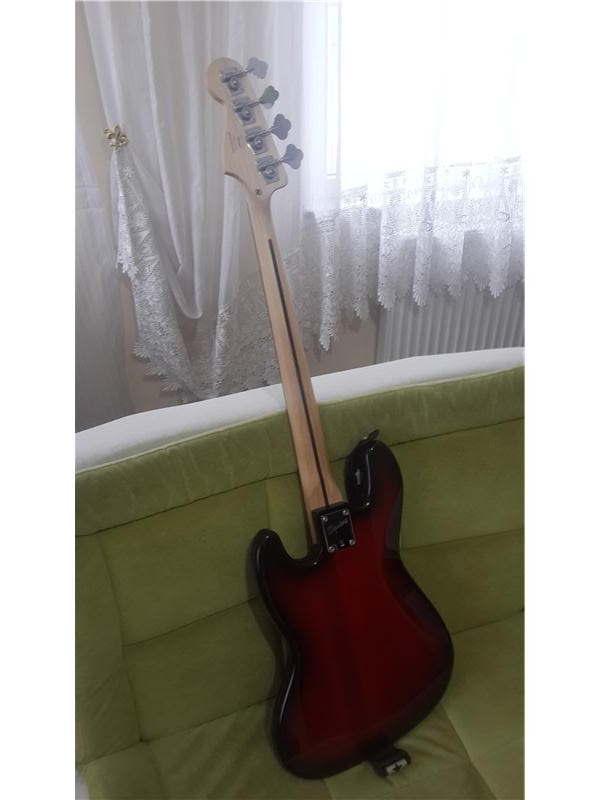 Fender Squier Standard Jazz Bas