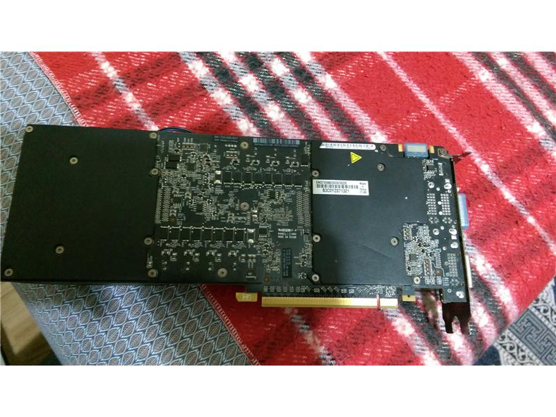 asus gtx 590 leptop takasli fiyat 700