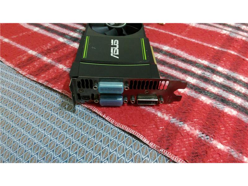 asus gtx 590 leptop takasli fiyat 700
