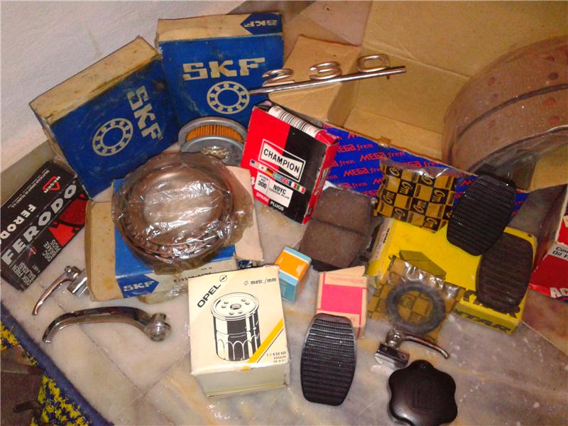 çeşitli takımlar, lokma, pense, mercedes opel bfren balataları ,yağ pompası,alet vs