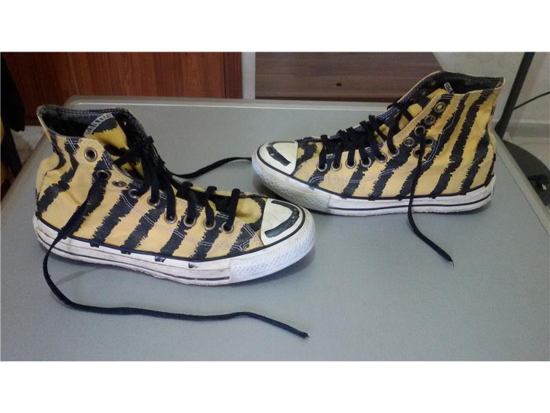 % 100 ORJİNAL CONVERSE VE NEW BAKANI 3 AYAKKABI SADECE 60 TL OLDUKÇA TEMİZ VE KUSURSUZLAR 38 NUMARA