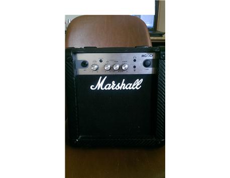 MARSHALL KARBONFİBER MG 10 CF +FENDER KABLO TEMİZ
