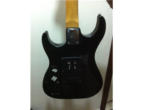 Washburn X-Series Parlak Siyah Elektro Gitar & Cruzer 10W Amfi