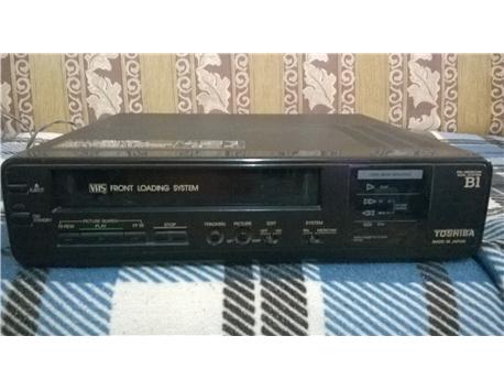 TOSHİBA VHS VİDEO PLAYER HEVESLİSİNE