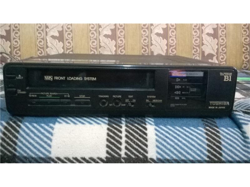 TOSHİBA VHS VİDEO PLAYER HEVESLİSİNE