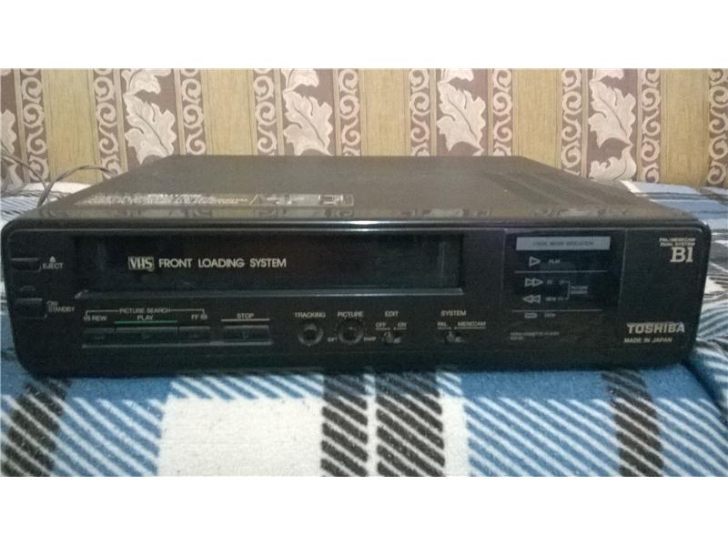 TOSHİBA VHS VİDEO PLAYER HEVESLİSİNE