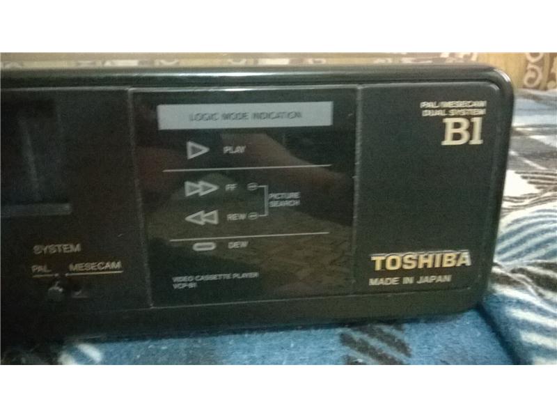 TOSHİBA VHS VİDEO PLAYER HEVESLİSİNE