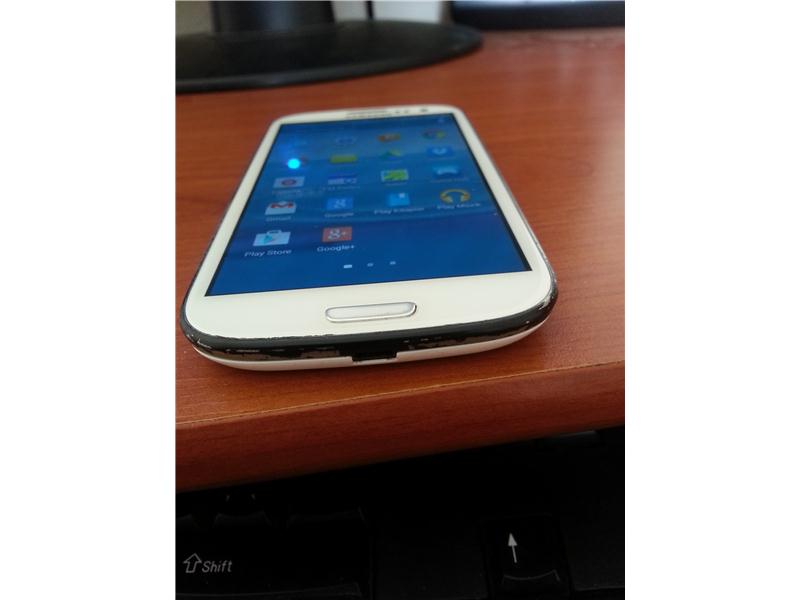 Samsung Galaxy I9003 S3 Takas Olur