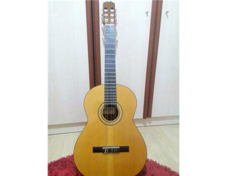 klasik gitar Admira Juanita