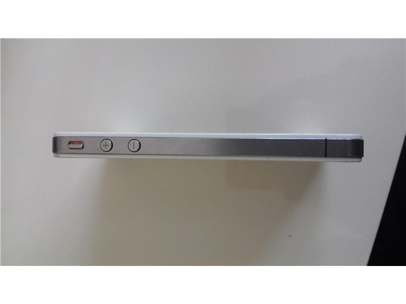 IPHONE 4 8 GB BEYAZ (PROBLEMSİZ, HATASIZ)