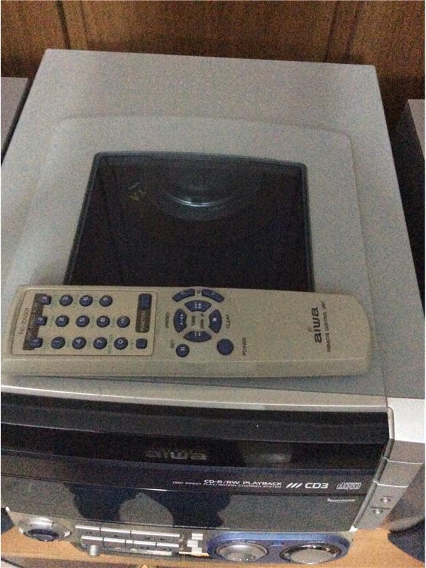 Harika sıfır ayarında müzik seti aiwa NSX-SZ70
