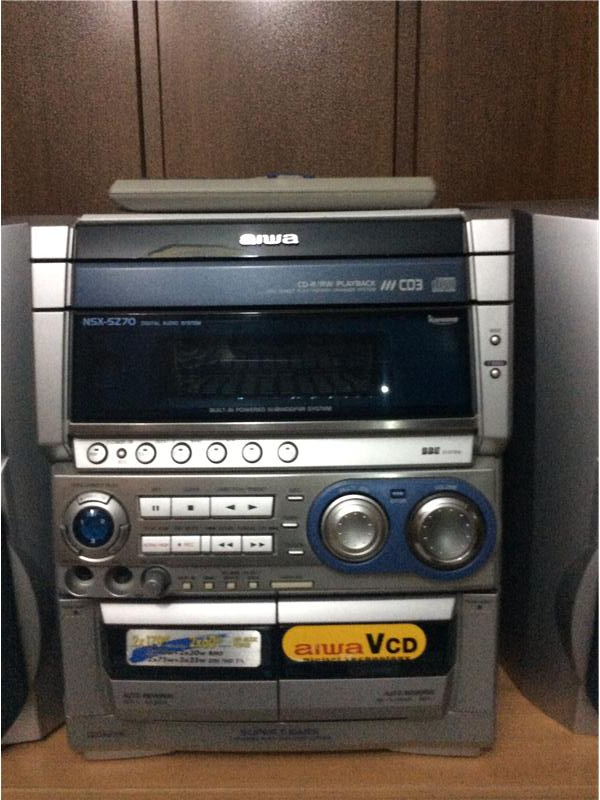 Harika sıfır ayarında müzik seti aiwa NSX-SZ70