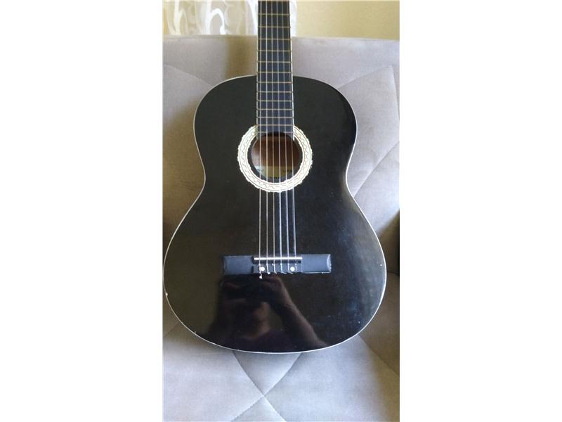 TAKASLI, SIYAH GITAR