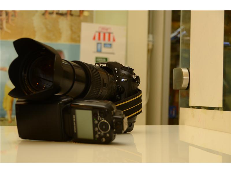 D7100 NİKON + 18x300 DX OBJEKTİFİ+BATERY GRİP+2 ADET YEDEK BATARYA VE KUTUSUYLA BİRLİKTE