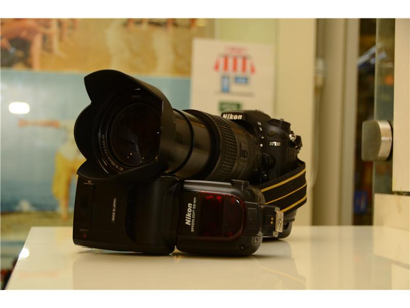 D7100 NİKON + 18x300 DX OBJEKTİFİ+BATERY GRİP+2 ADET YEDEK BATARYA VE KUTUSUYLA BİRLİKTE