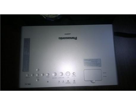 Panosonic Projeksiyon 3500 ansilumen..Sıfır ayarında