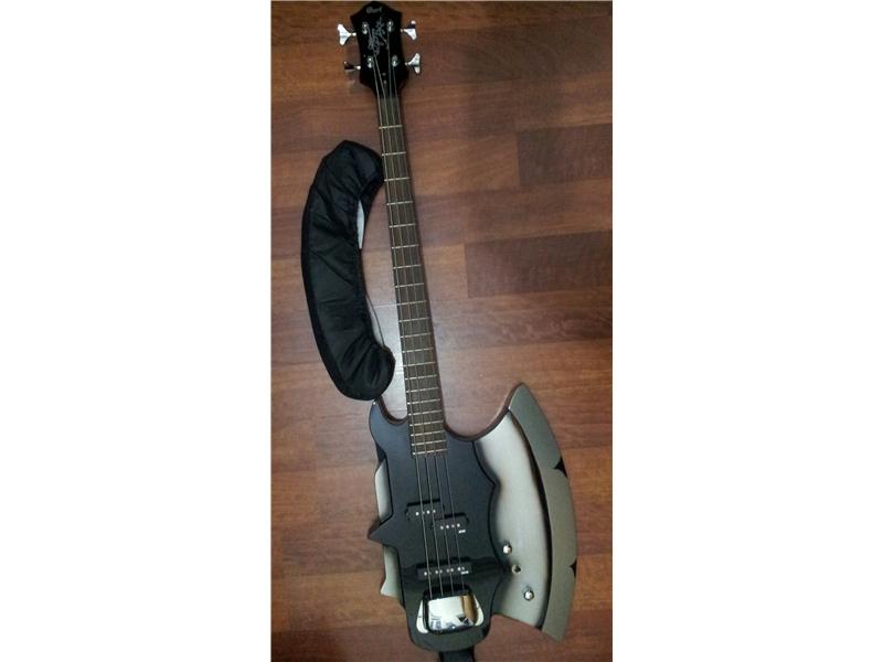 Cort Gene Simmons Axe Bas Gitar + Laney RB1 30w amfi + İbanez orijinal askı + 3 m ara kablo (1.300 TL )