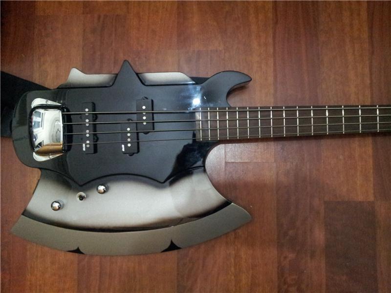 Cort Gene Simmons Axe Bas Gitar + Laney RB1 30w amfi + İbanez orijinal askı + 3 m ara kablo (1.300 TL )