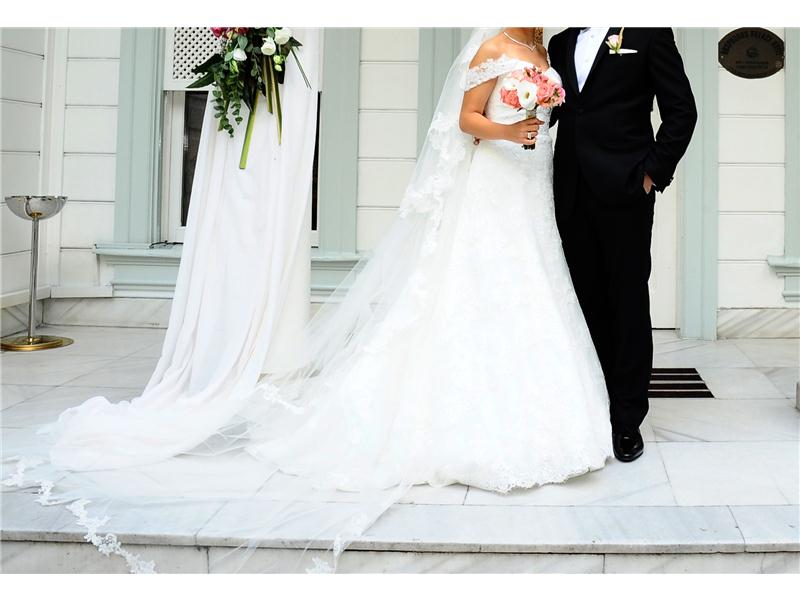 Pronovias 2015 Yaz Kolleksiyonundan 1 kez giyilmiş, temizliği yapılmış gelinlik+duvak en uygun fiyata!