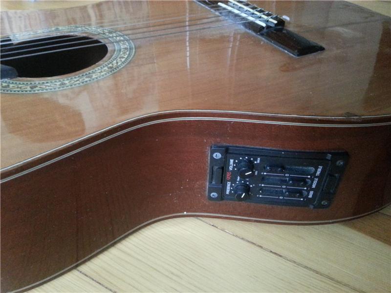 Perdesiz Elektro Akustik Gitar (extreme marka)