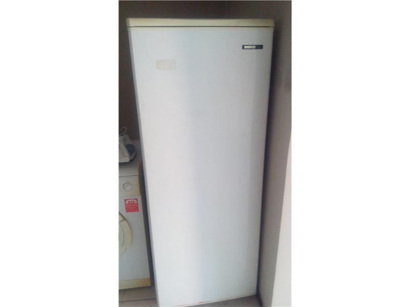 temız saglam camaşir makınası 250tl