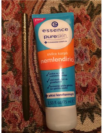 Essence pureskin sivilce karşıtı nemlendirici. + Flormar glittering star no 507 hediyeli