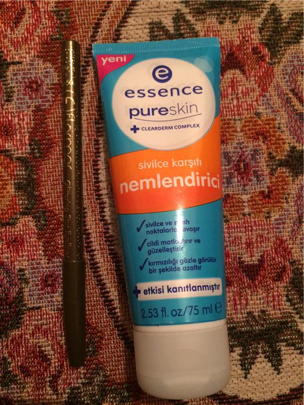 Essence pureskin sivilce karşıtı nemlendirici. + Flormar glittering star no 507 hediyeli