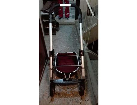 Pusetli yatakli bebek arabasi