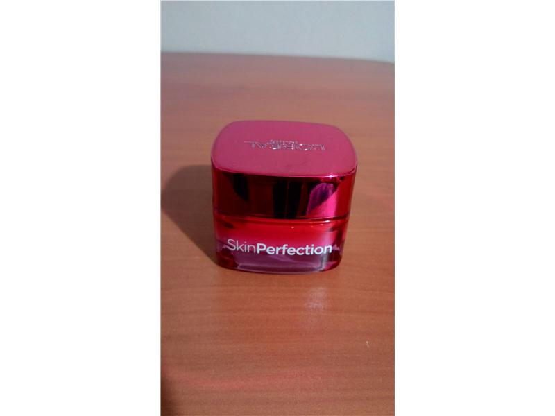 YÜZ TEMİZLEME SETİ (Loreal Skin Perfection,Jeanne Piaubert (ISOPURE),PROCSIN(Yüz Temizleme Köpüğü+Tonik),Pure Beauty( CC Krem Spf 30 PA++)