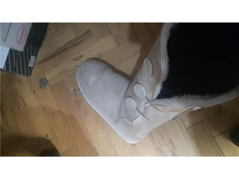 Beyaz süet UGG