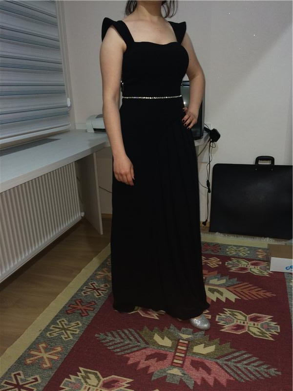 Siyah şifon abiye