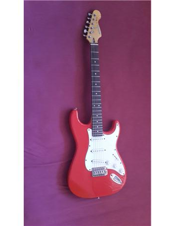 Temiz elektro gitar Model: Crafter Cruiser ST200
