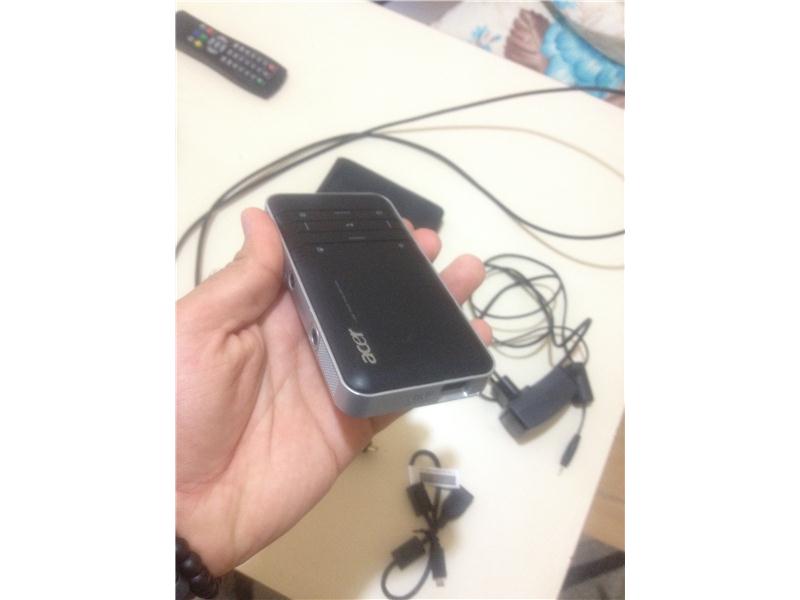ACER C20 MİNİ PROJEKSİYON, TELEFON BÜYÜKLÜĞÜNDE