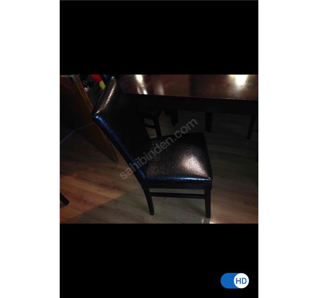 Ceviz kaplama masa ve 8 deri sandalye