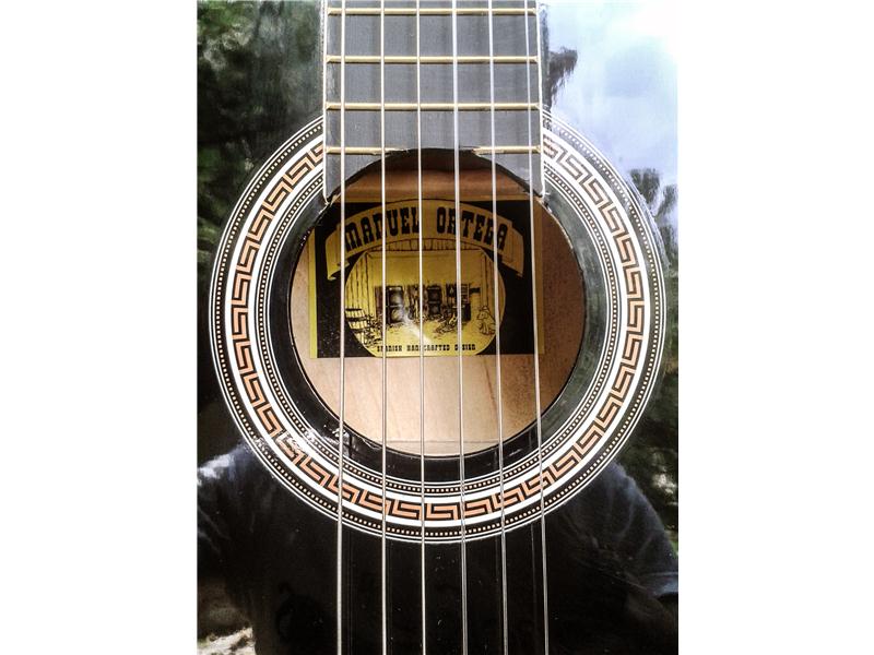 (SATILDI!) Manuel Ortega Siyah Klasik Gitar (B.özel İndirim)