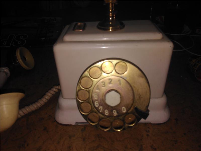 90 yıllık orjinal kulak körüklü telefon