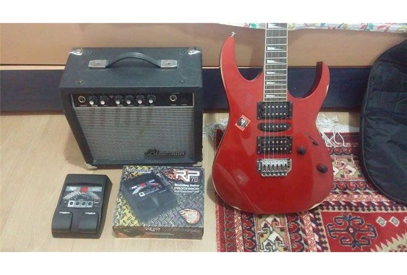 Ibanez Elektro Gitar + Amfi + Pedal Set