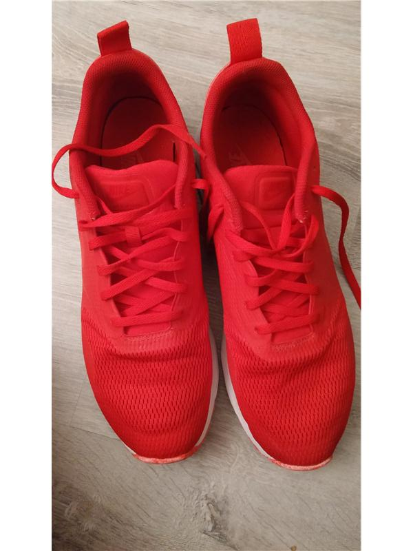 Tertemiz nike air max kirmizi . Hediye geldi