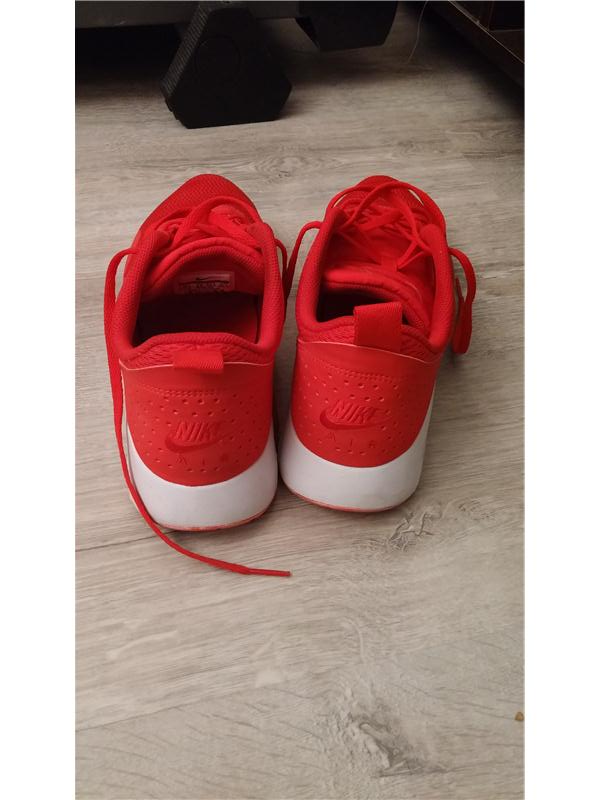 Tertemiz nike air max kirmizi . Hediye geldi