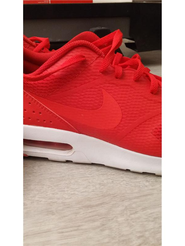 Tertemiz nike air max kirmizi . Hediye geldi