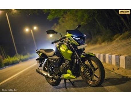 TVS Apache rtr 150 yeşil