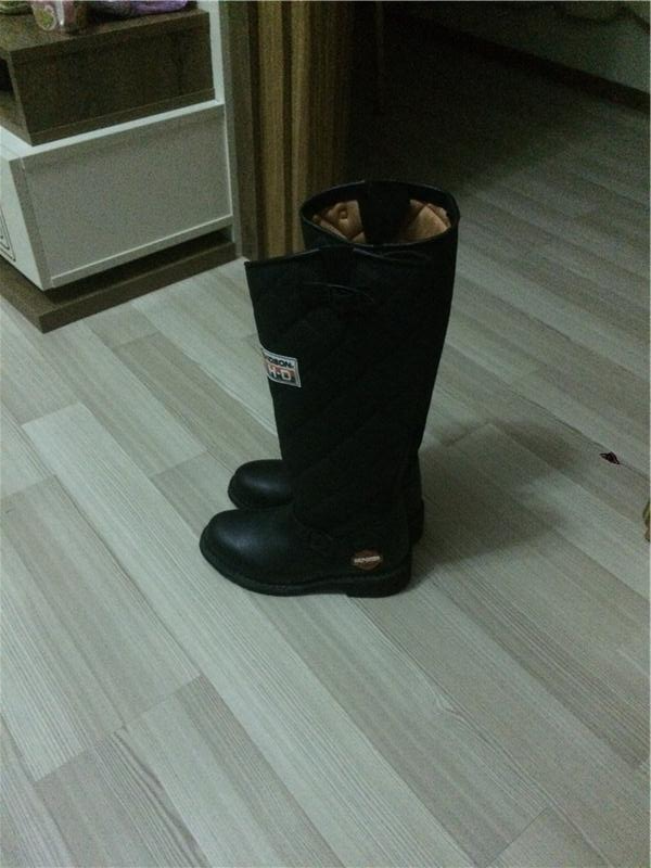 37 numara siyah harley davidson uzun bot