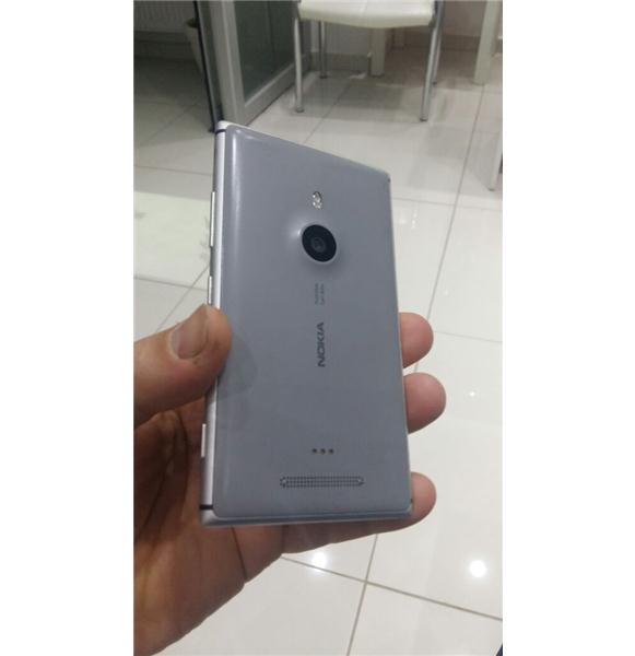 lumia 925 çok iyi durumda hiçbir sıkıntısı yok