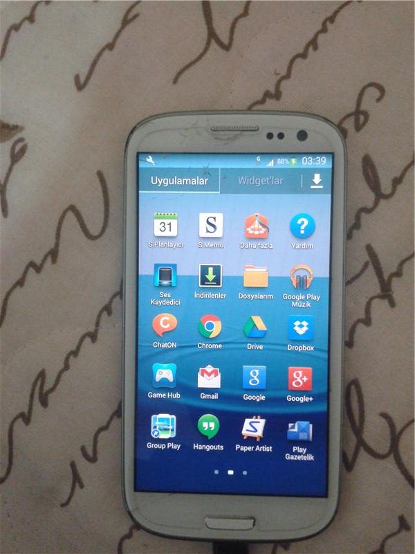S3 TELEFON SAGLAM SADECE SAMSUNG YAZAN YERİNDE CATLAK VAR EKRANLA ALAKASI YOK  : ANA KART YENİ DEĞİŞTİ