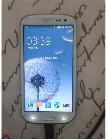 S3 TELEFON SAGLAM SADECE SAMSUNG YAZAN YERİNDE CATLAK VAR EKRANLA ALAKASI YOK  : ANA KART YENİ DEĞİŞTİ