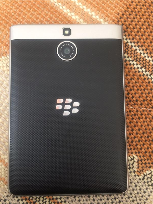 İphone 6 yada 6s takaslı Blackberry Passport Silver (garantisi devam ediyor kvklı)