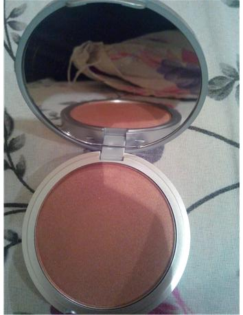 The Balm Betty-Lou Manizer Bronzer/Shadow