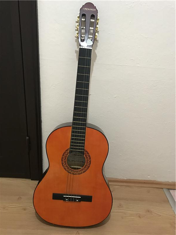 Gitar satılık.Sazla takas olur