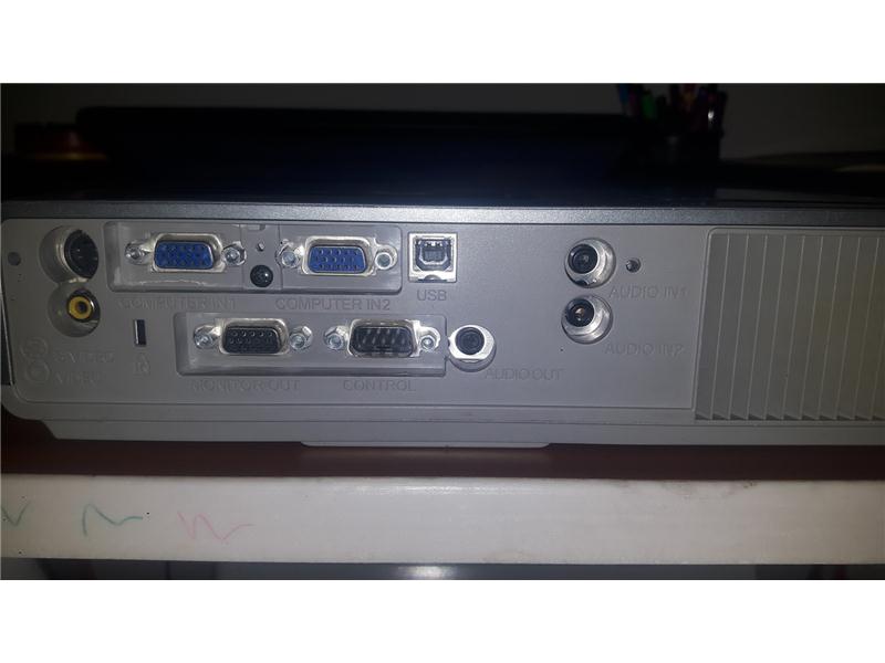 HİTACHİ ED-X22 3LCD acil satılık projeksiyon